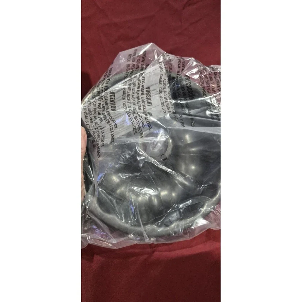 New In Box Pampered Chef - Quick Cooker Fluted Cake Pan #100119 NIB